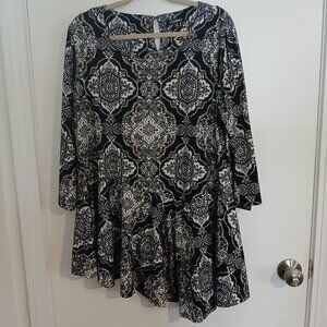 ROZ & ALI BLACK & WHITE TUNIC ASYMMETRIC HEM 2X POLY/SPANDEX 3/4 SLEEVES